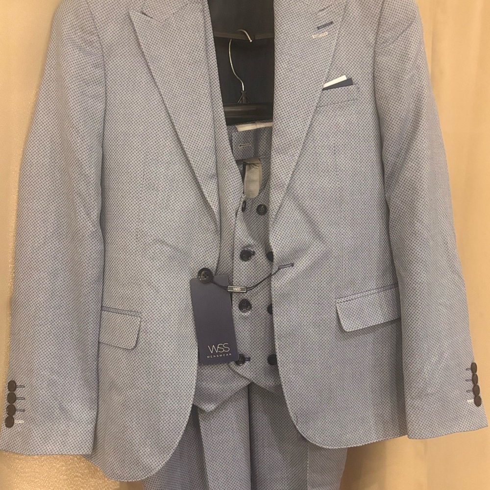 Light Blue Men's Suit